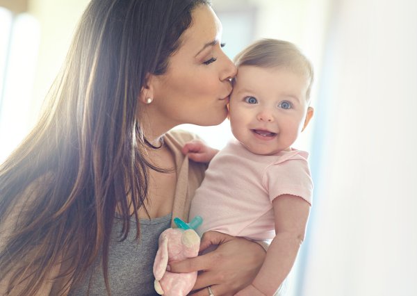 Quand votre bébé peut-il boire de l'eau
