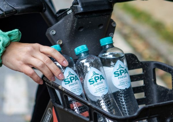 SPA® Finesse dans un panier de vélo
