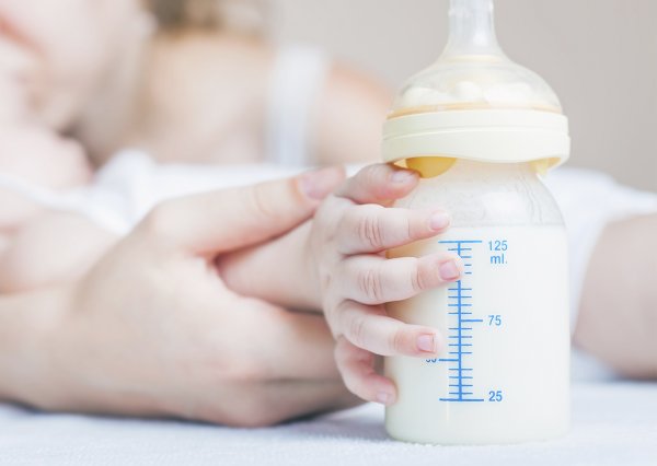 Quelle eau pour les biberons